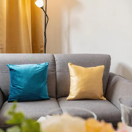 Apartament Z Balkonem Blisko Starego Miasta By Renters Krasków