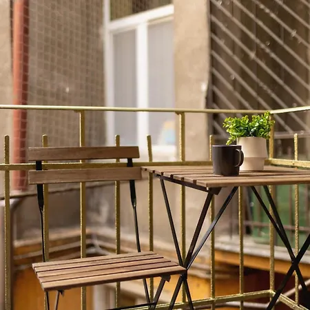 Apartament Z Balkonem Blisko Starego Miasta By Renters