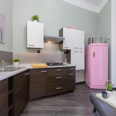 Daire Z Balkonem Blisko Starego Miasta By Renters