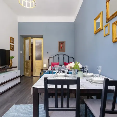 Apartament Z Balkonem Blisko Starego Miasta By Renters